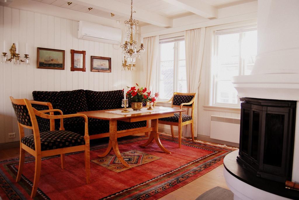 Risør Det Lille Hotel חדר תמונה