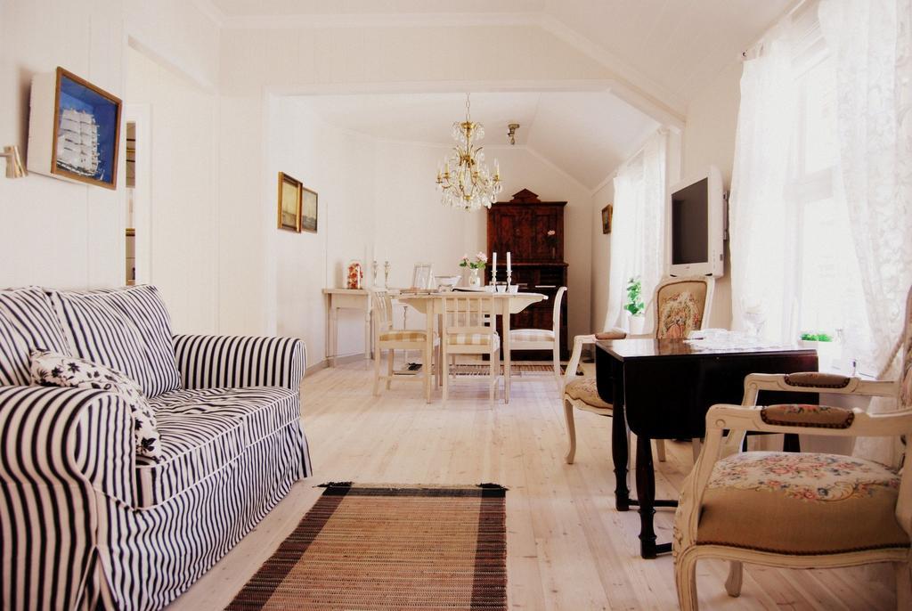 Risør Det Lille Hotel חדר תמונה