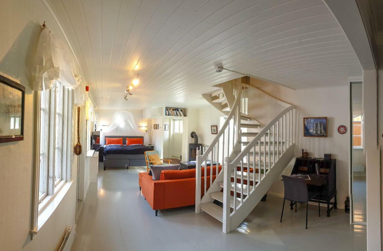 Risør Det Lille Hotel מראה חיצוני תמונה